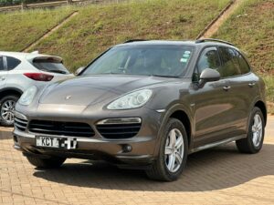 2013 Porsche Cayenne S Hybrid AWD 3.0L V6 — photo 3