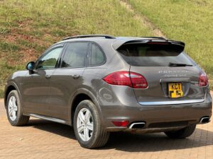 2013 Porsche Cayenne S Hybrid AWD 3.0L V6 — photo 4