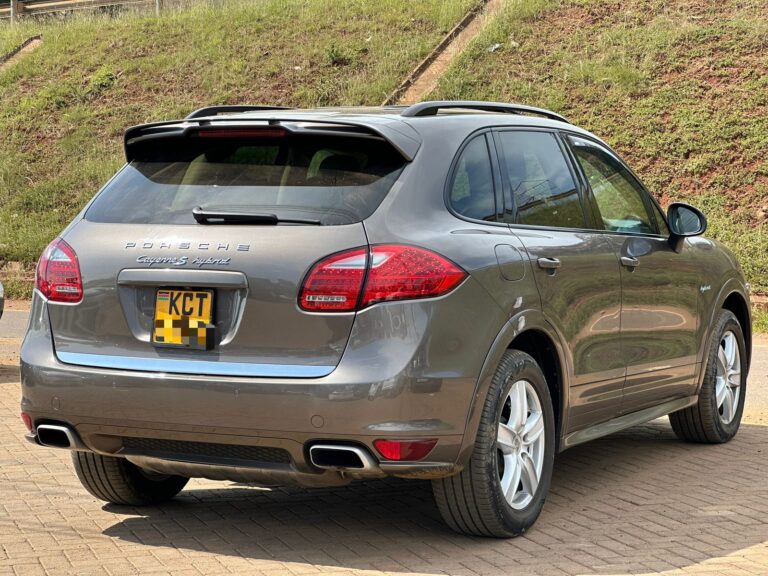 2013 Porsche Cayenne S Hybrid AWD 3.0L V6 — photo 6