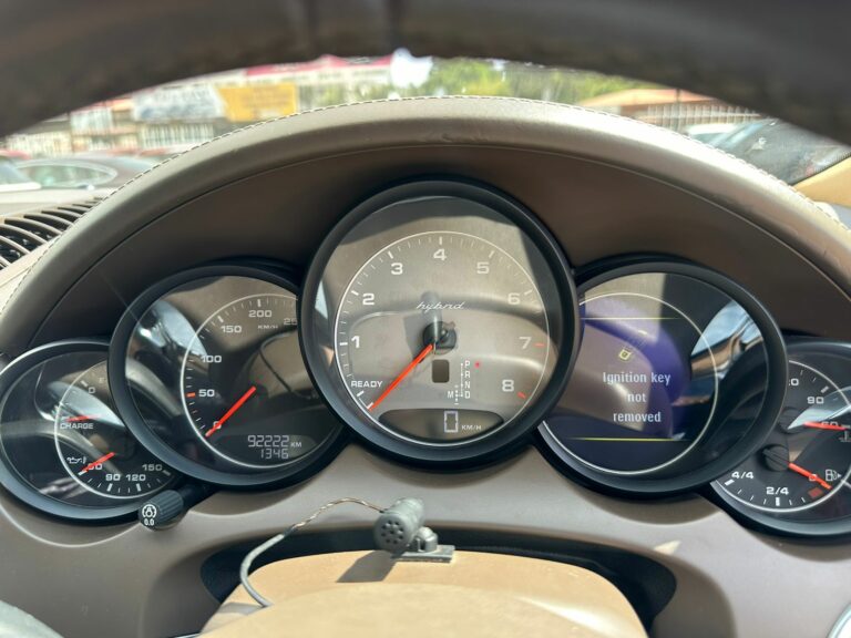 2013 Porsche Cayenne S Hybrid AWD 3.0L V6 — photo 7