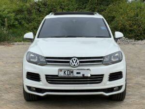 2013 Volkswagen Touareg 3.0 V6 TDI BlueMotion — photo 2