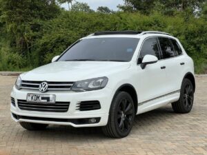 2013 Volkswagen Touareg 3.0 V6 TDI BlueMotion — photo 3
