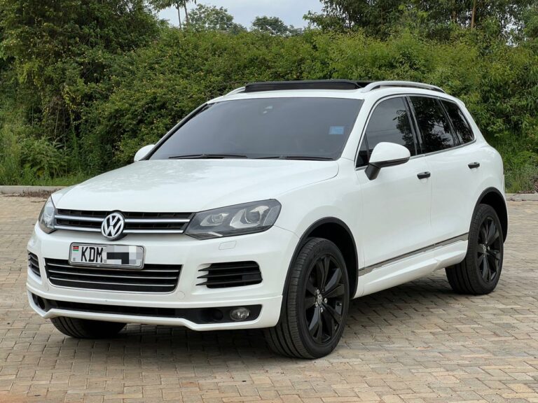 2013 Volkswagen Touareg 3.0 V6 TDI BlueMotion — photo 3