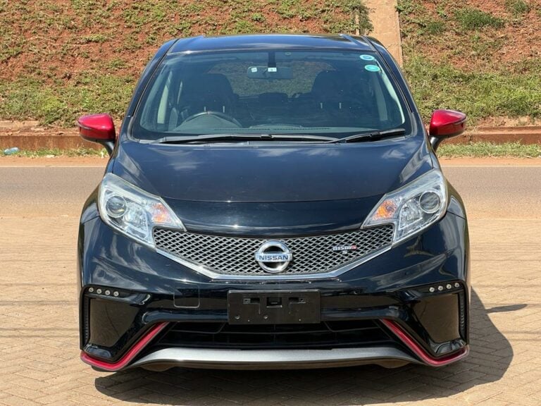 2015 Nissan Note Nismo S Manual — photo 2