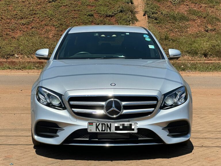 2016 Mercedes-Benz E200 — photo 2