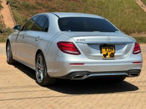 2016 Mercedes-Benz E200 — photo 4