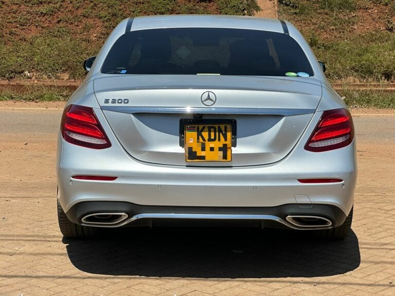 2016 Mercedes-Benz E200 — photo 5