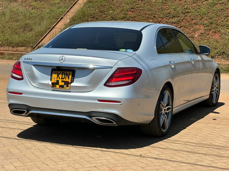 2016 Mercedes-Benz E200 — photo 6