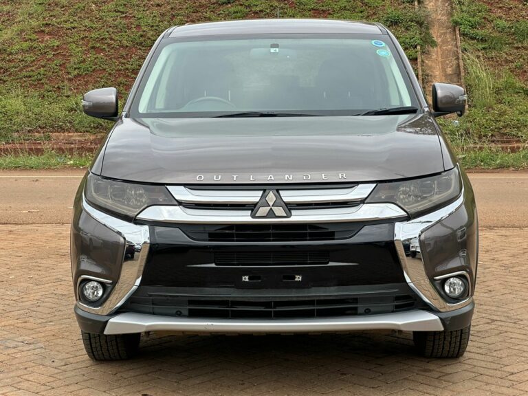 2016 Mitsubishi Outlander 2.4L 4WD — photo 2