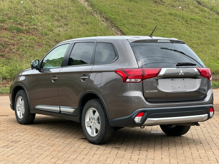 2016 Mitsubishi Outlander 2.4L 4WD — photo 4