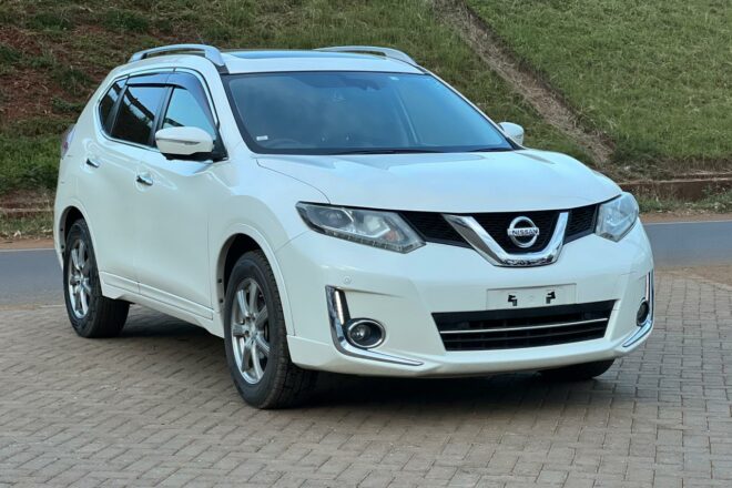 2016 Nissan X-Trail Hybrid 2.0 Premium 7-Seater Sunroof