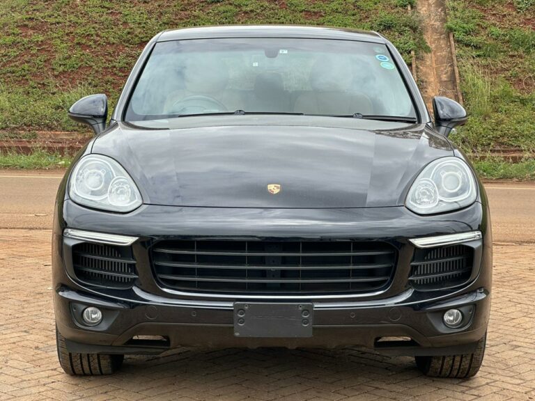 2016 Porsche Cayenne S 3.6 Twin-Turbo V6 — photo 2