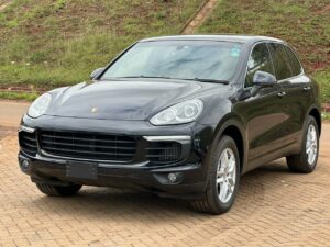 2016 Porsche Cayenne S 3.6 Twin-Turbo V6 — photo 3