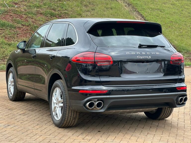 2016 Porsche Cayenne S 3.6 Twin-Turbo V6 — photo 4