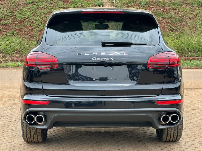 2016 Porsche Cayenne S 3.6 Twin-Turbo V6 — photo 5