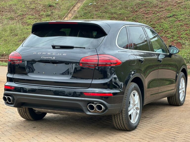 2016 Porsche Cayenne S 3.6 Twin-Turbo V6 — photo 6