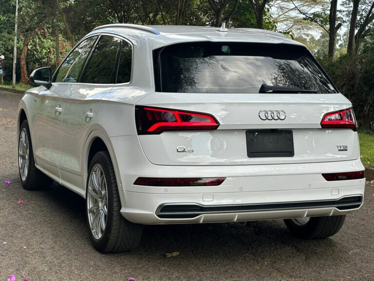 2017 Audi Q5 2.0T TFSI Quattro S-Line — photo 4