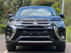 2017 Mitsubishi Outlander PHEV — photo 2