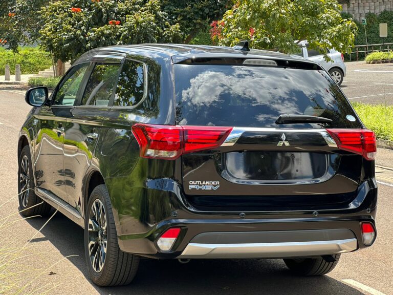 2017 Mitsubishi Outlander PHEV — photo 6