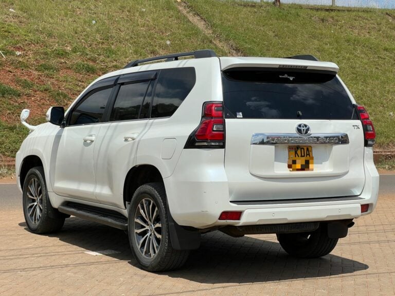 2017 Toyota Land Cruiser Prado TX GDJ150 — photo 3