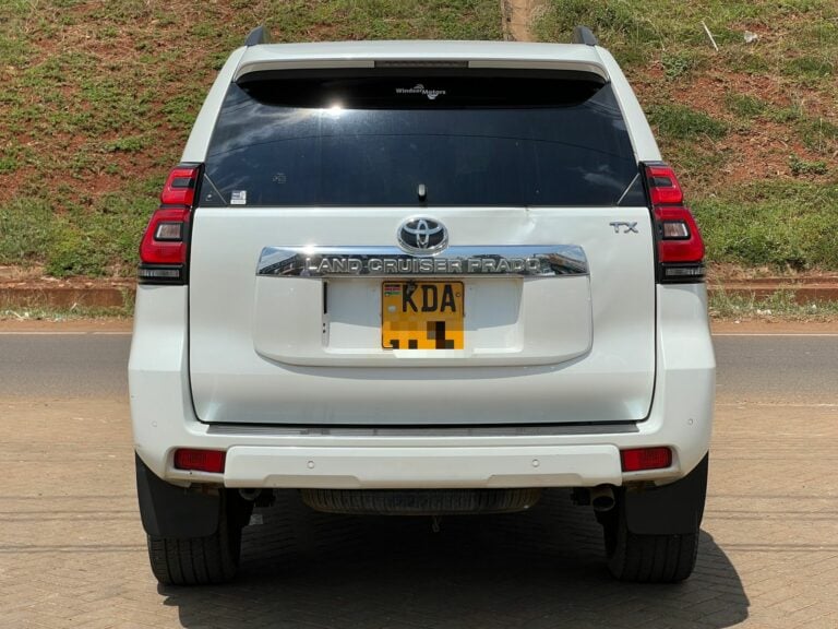 2017 Toyota Land Cruiser Prado TX GDJ150 — photo 4