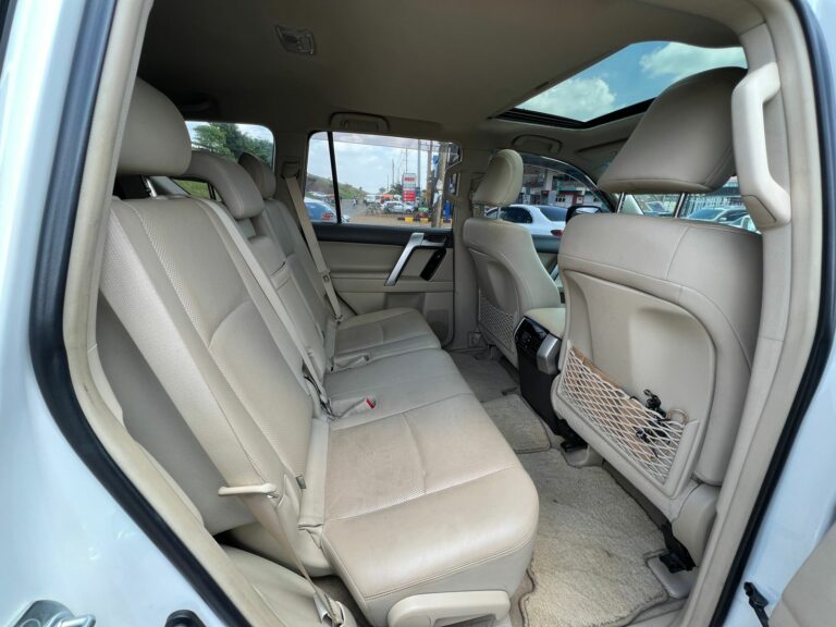 2017 Toyota Land Cruiser Prado TX GDJ150 — photo 7