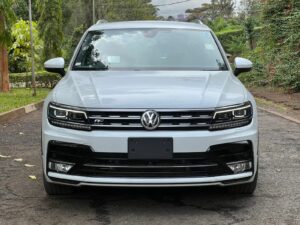 2017 Volkswagen Tiguan R-Line 1.4T — photo 2