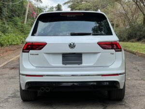 2017 Volkswagen Tiguan R-Line 1.4T — photo 4