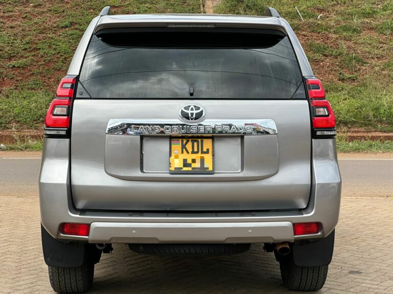 2018 Toyota Land Cruiser Prado TX GDJ150 — photo 4