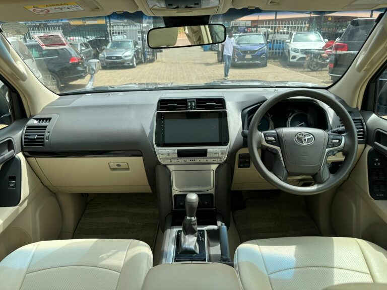 2018 Toyota Land Cruiser Prado TX GDJ150 — photo 6