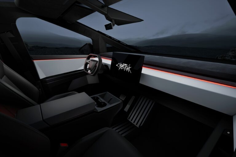 2024 Tesla Cybertruck — photo 5