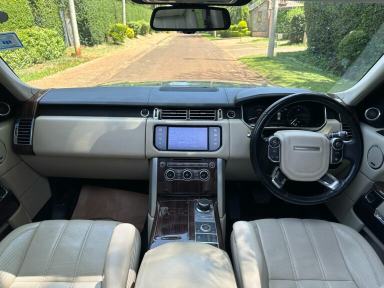 2013 Range Rover Vogue 3.0L TDV6 HSE — photo 7