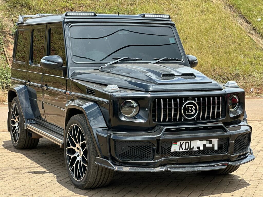 2014 Mercedes-Benz G-Wagon 350d with Brabus Bodykit