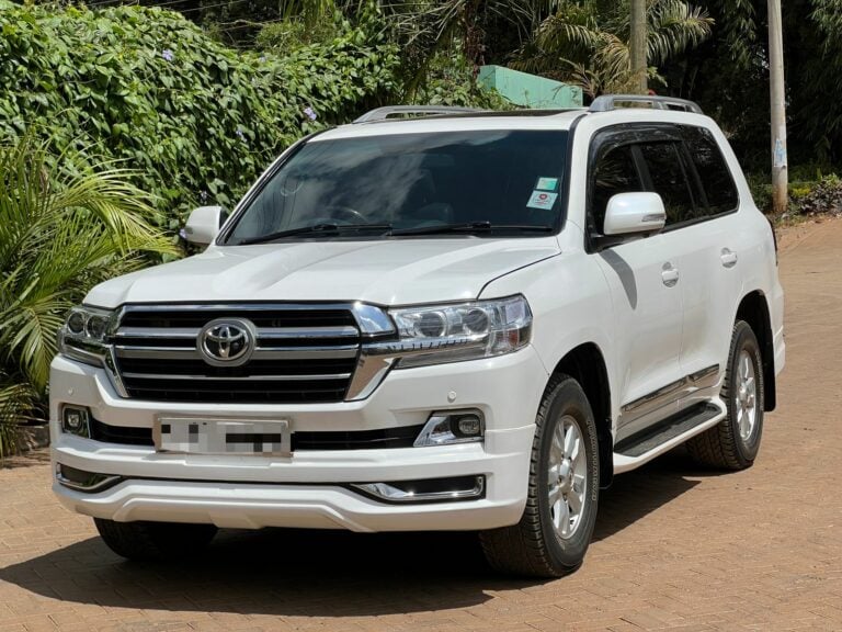 2014 Toyota Land Cruiser VX-R — photo 3