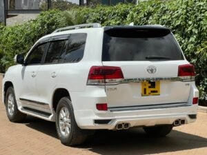 2014 Toyota Land Cruiser VX-R — photo 4
