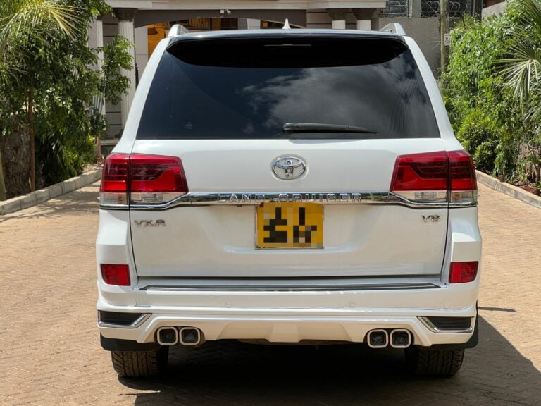 2014 Toyota Land Cruiser VX-R — photo 5