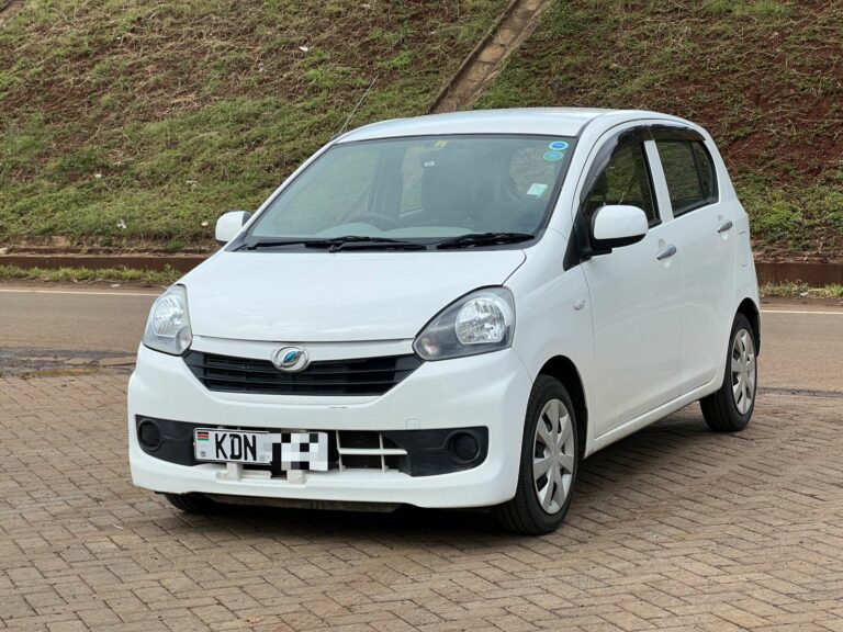 2016 Daihatsu Mira Es 2WD — photo 3