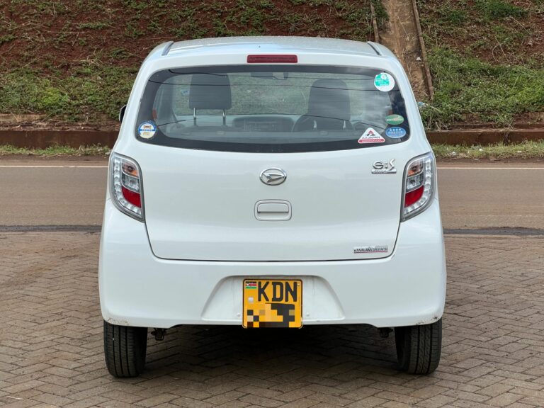 2016 Daihatsu Mira Es 2WD — photo 5
