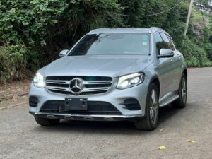 2016 Mercedes-Benz GLC 250 2.0L 4MATIC — photo 2