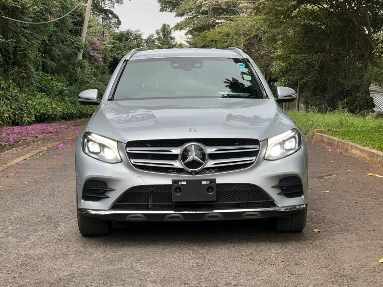 2016 Mercedes-Benz GLC 250 2.0L 4MATIC — photo 3
