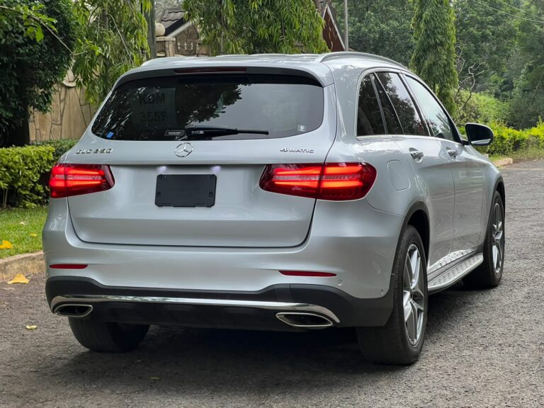 2016 Mercedes-Benz GLC 250 2.0L 4MATIC — photo 5