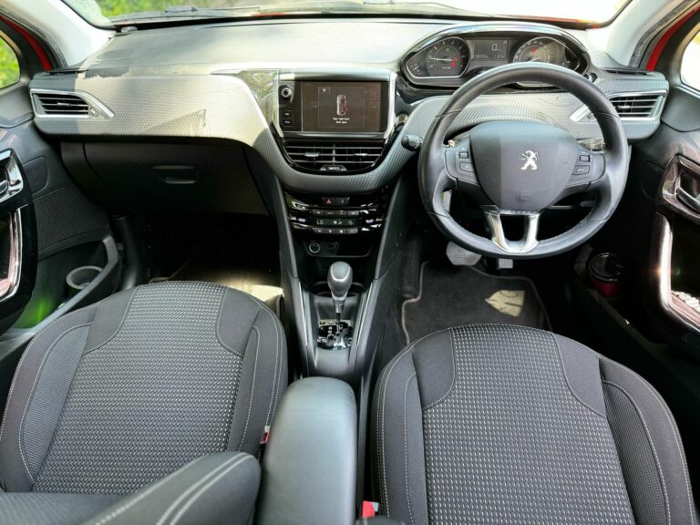 2016 Peugeot 208 1.2 Puretech — photo 7