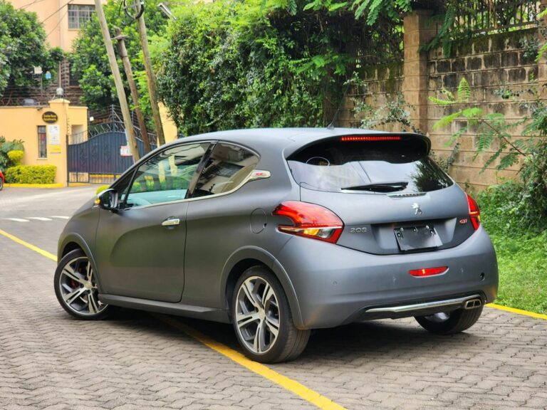 2016 Peugeot 208 GTi — photo 5