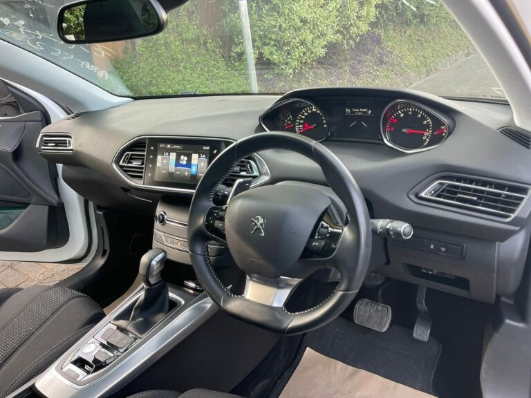 2017 Peugeot 308 SW — photo 8