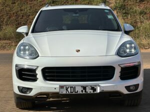 2016 Porsche Cayenne 3.0 V6 — photo 2