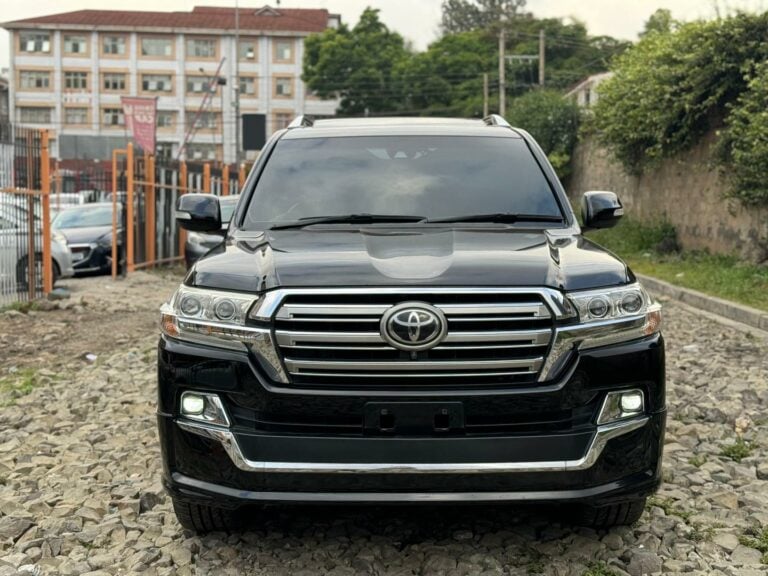 2016 Toyota Land Cruiser ZX — photo 2
