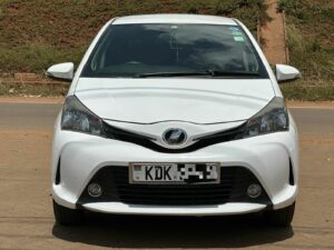 2016 Toyota Vitz 1.3L 2WD — photo 2