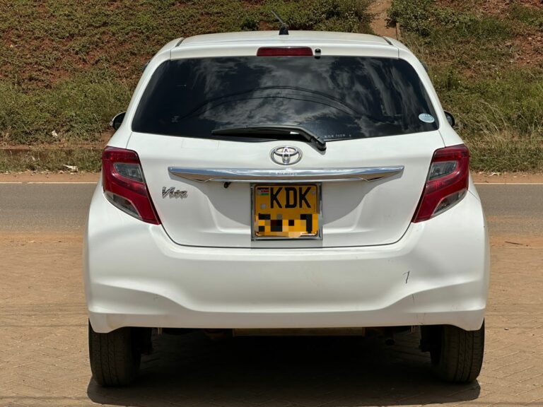2016 Toyota Vitz 1.3L 2WD — photo 5