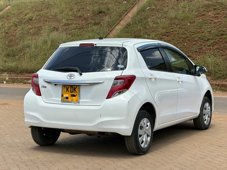 2016 Toyota Vitz 1.3L 2WD — photo 6