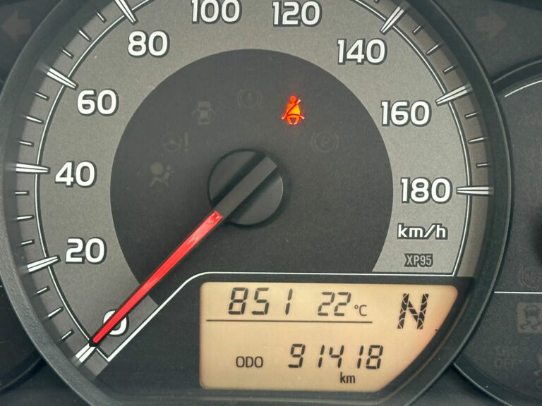 2016 Toyota Vitz 1.3L 2WD — photo 8